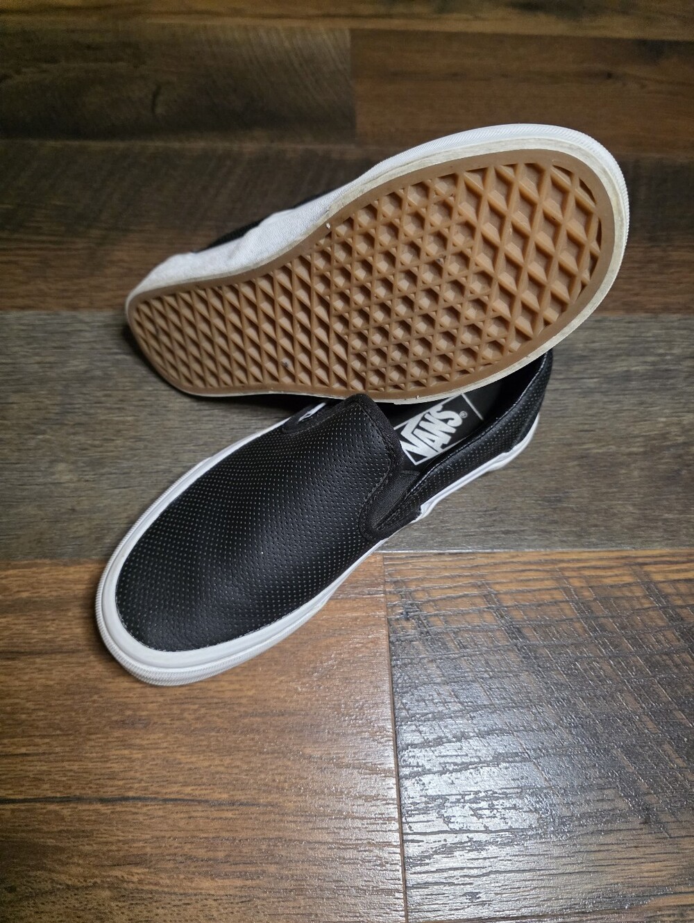 Vans Classic Perforated Slip-On Womens Size 6.5 Sneakers in Black